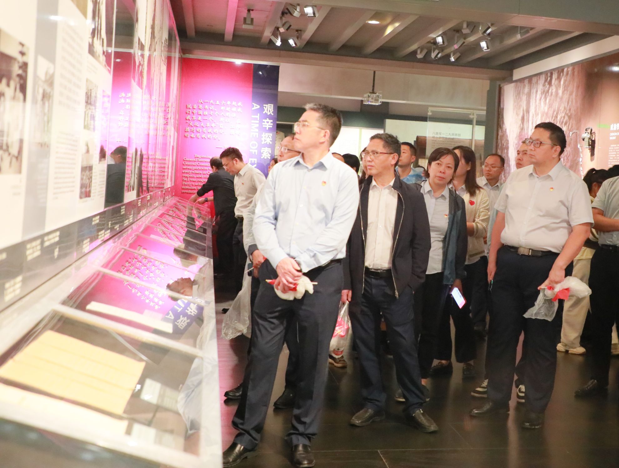 1XBET公司党委组织党员干部到邓小平故宅开展主题党日活动_公司动态_1XBET资讯_1XBET